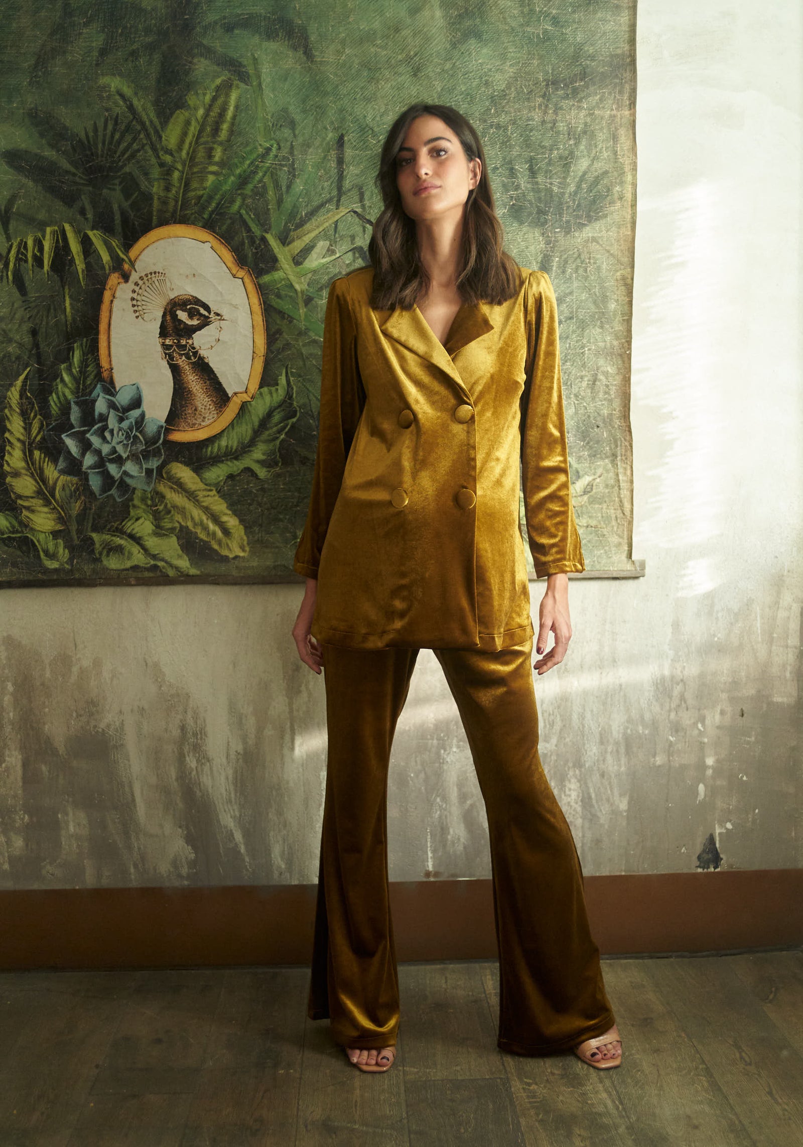Look Izar Terciopelo Mostaza